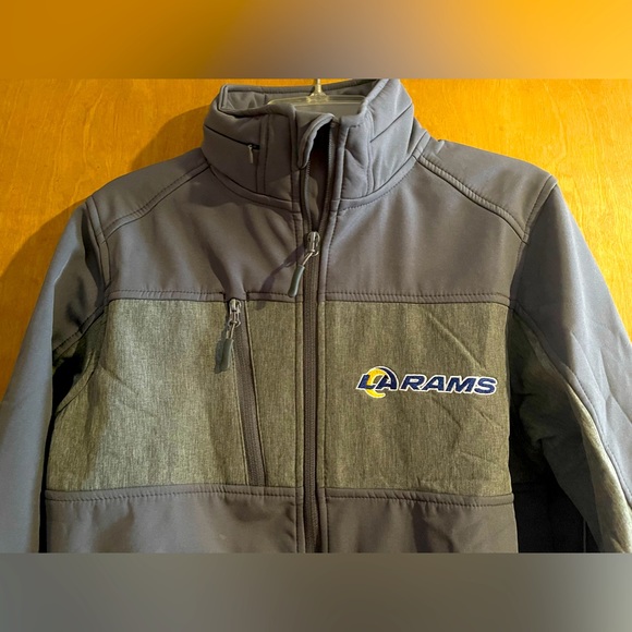 ❤️NWOT❤️OFFICIAL NFL LA RAMS❤️SIDELINE MEN’S MEDIUM LIGHTWEIGHT JACKET❤️ - Picture 1 of 5